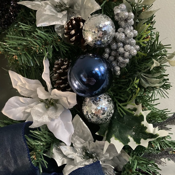 Christmas Holiday Silver & Blue Wreath 22” - Picture 6 of 6